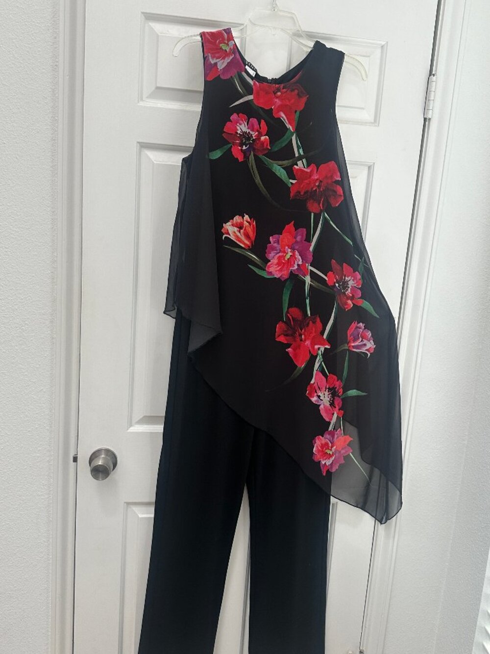 NWOT Venus Black Floral Chiffon Overlay Jumpsuit Size 12 Cape Cocktail